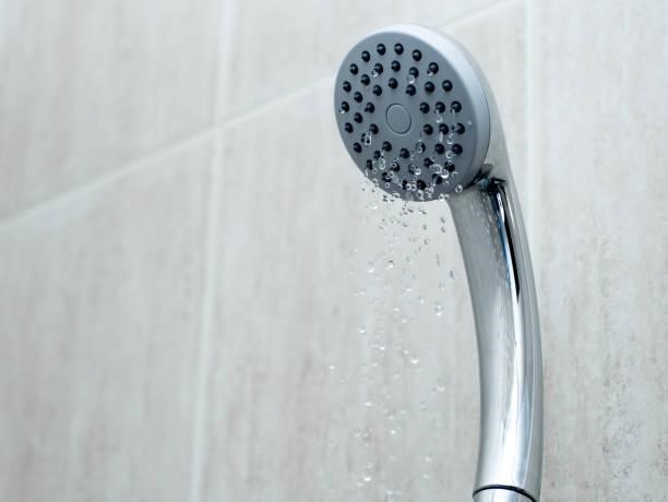 Shower head with low water flowing